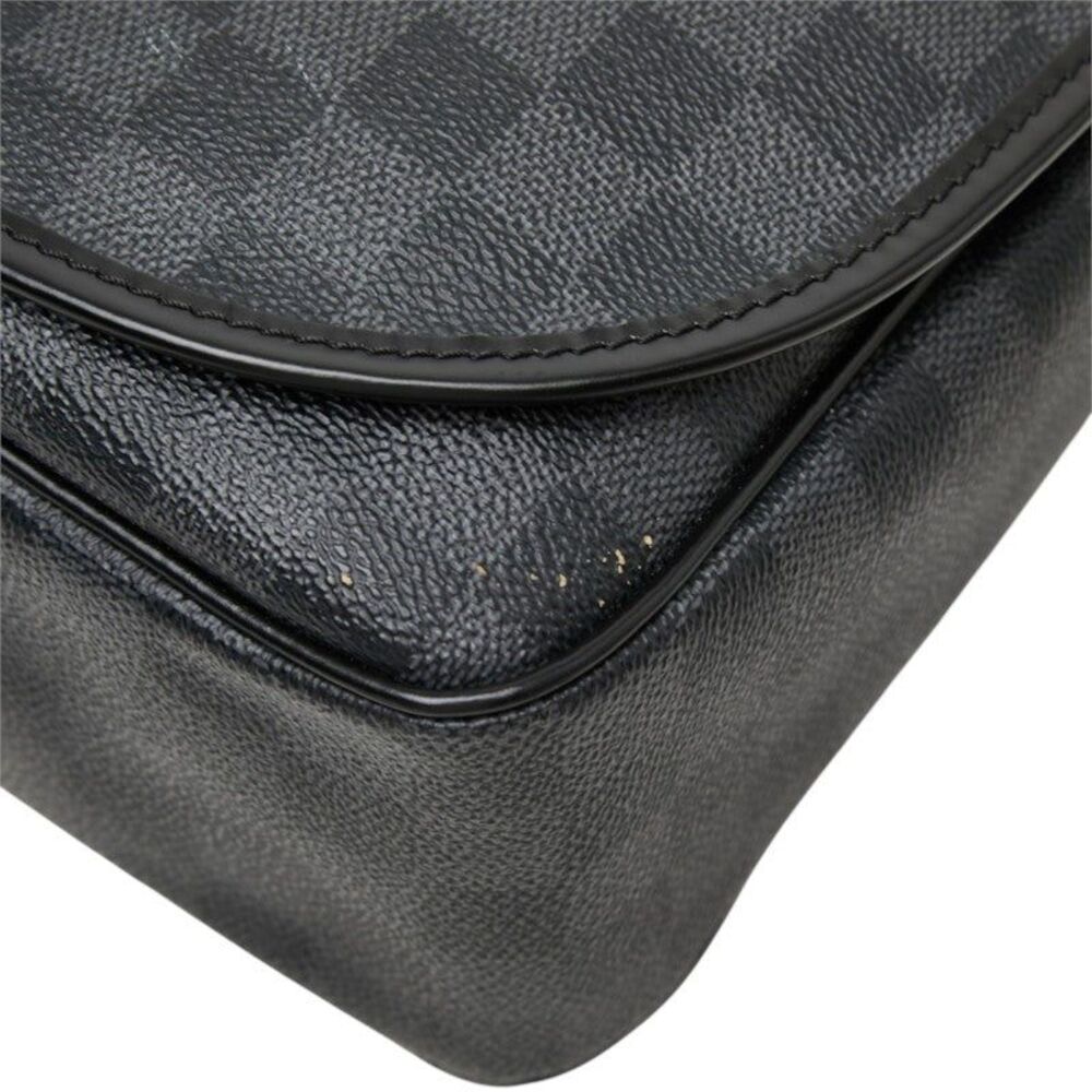 Louis Vuitton Damier Graphite Daniel GM Messenger Bag - Picture 5 of 10